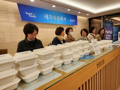 특새첫날 선한사마리아인 봉사자에게 간식 나눔